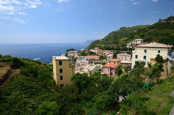 2018_06_17_Cinque-Terre_Riomaggiore_001_D610--10-24__CNX-D