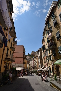 2018_06_17_Cinque-Terre_Riomaggiore_011_D610--10-24__CNX-D