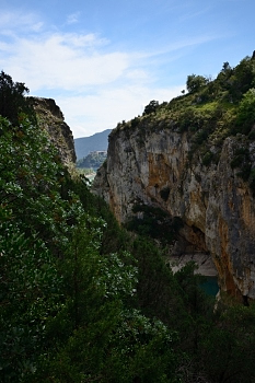 2017_08_07_Espagne__Gorges_entre_les_lacs_d_El_Grado_et_de_Mediano_009_D610--10-24__CNX-D
