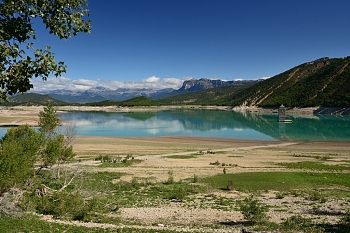 2017_08_10_Espagne__Barrage_du_lac_de_Mediano_011_D610--10-24__CNX-D