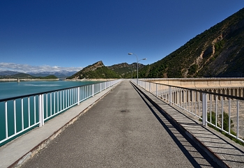 2017_08_10_Espagne__Barrage_du_lac_de_Mediano_020_D610--10-24__CNX-D