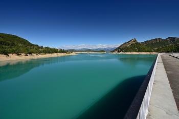 2017_08_10_Espagne__Barrage_du_lac_de_Mediano_021_D610--10-24__CNX-D