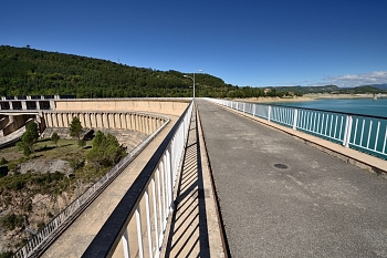 2017_08_10_Espagne__Barrage_du_lac_de_Mediano_026_D610--10-24__CNX-D