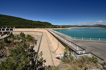 2017_08_10_Espagne__Barrage_du_lac_de_Mediano_029_D610--10-24__CNX-D