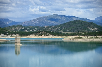 2017_08_10_Espagne__Barrage_du_lac_de_Mediano_033_D610--28-300__CNX-D