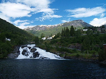 2008_06_14_Hellesylt_A_Geiranger_027_N__CNX-D