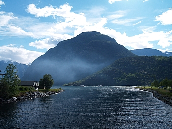 2008_06_14_Hellesylt_A_Geiranger_030_N__CNX-D