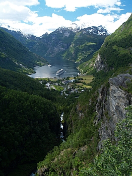 2008_06_14_Hellesylt_A_Geiranger_305_N_50__CNX-D