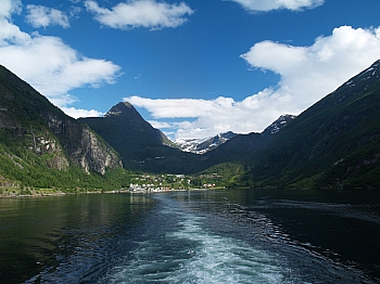 2008_06_14_Hellesylt_A_Geiranger_432_N_50__CNX-D