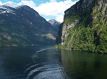 2008_06_14_Hellesylt_A_Geiranger_446_N_O_70__CNX-D