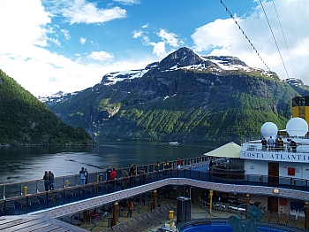 2008_06_14_Hellesylt_A_Geiranger_532_N_50__CNX-D