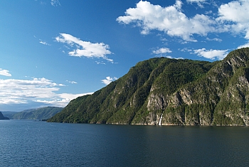 2008_06_14_Hellesylt_A_Geiranger_623_N_O_70__CNX-D