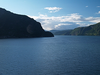 2008_06_14_Hellesylt_A_Geiranger_648_N_O_70__CNX-D