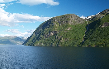 2008_06_14_Hellesylt_A_Geiranger_682_N_O_R_50__CNX-D