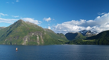 2008_06_14_Hellesylt_A_Geiranger_701_N_RR_50__CNX-D