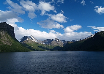 2008_06_20_Andalsnes_203_N_R_50__CNX-D