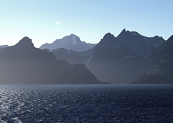 2008_06_16_B_Gravdal_(Iles_Lofoten)_816_N_O_E_p36_m100_m45_S60_R__CNX-D