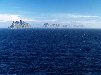 2008_06_16_B_Gravdal_(Iles_Lofoten)_875_N_E_p15_m50_p0_70__CNX-D